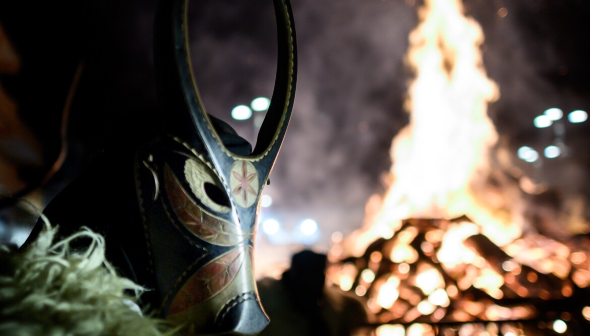 Il Carnevale di Ottana, rito e mistero nelle foto di Mario Lensi