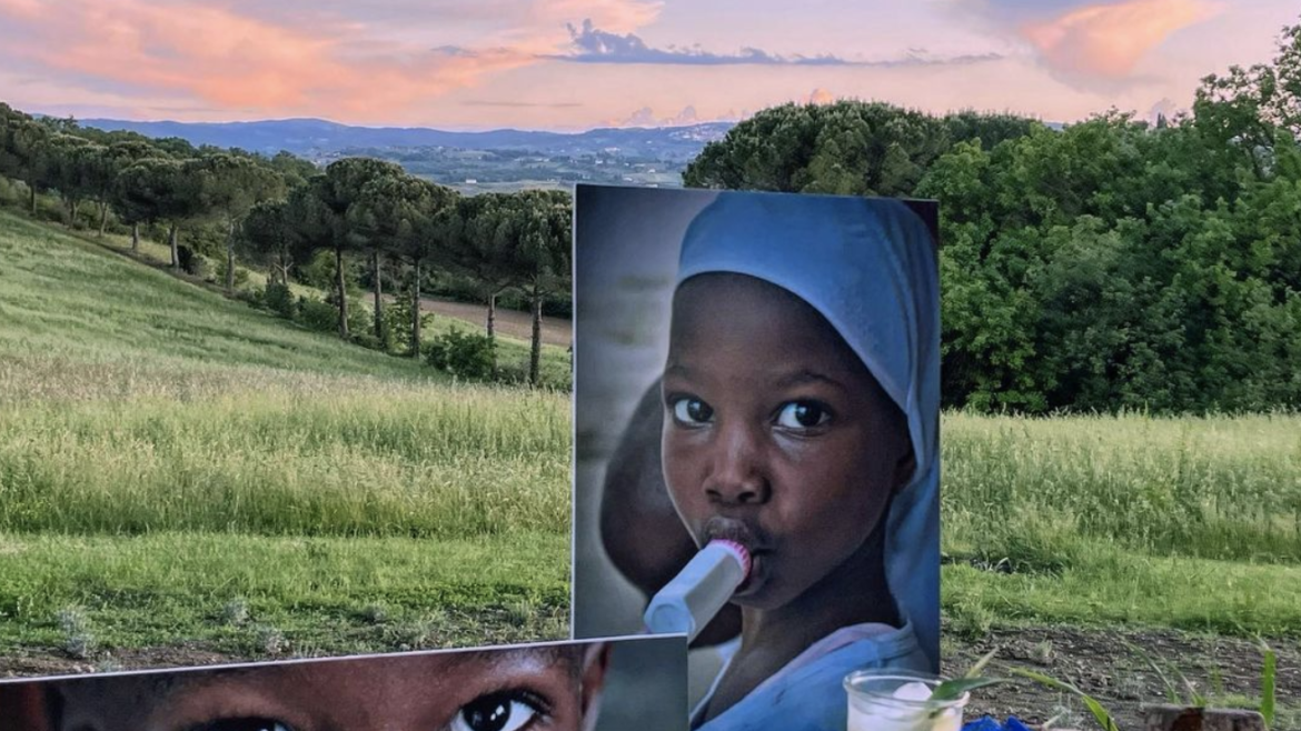 “Nessuno è solo, tutti siamo mondo” Mostra fotografica al Chiosco ai Renai