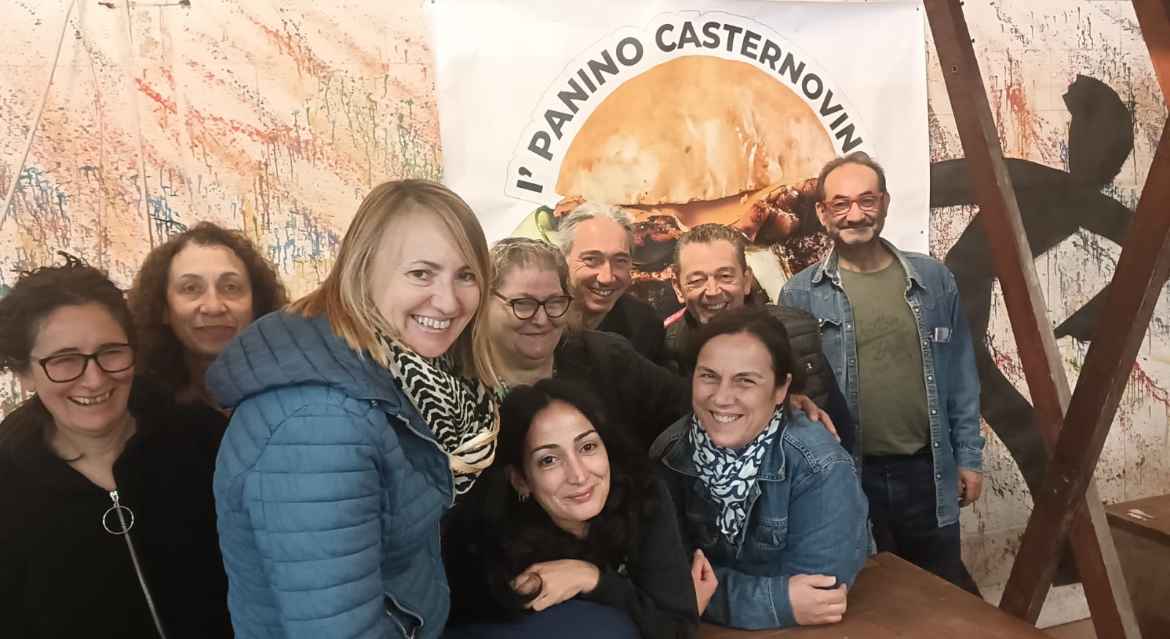 Con il lampredotto, le salsicce o con la braciolina fritta: ecco “I’ panino Casternovino”