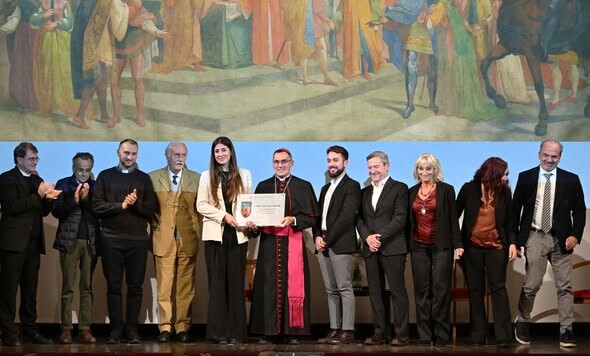 Il Premio della Pace “Romanello Cantini” all’Arcivescovo Gherardo Gambelli