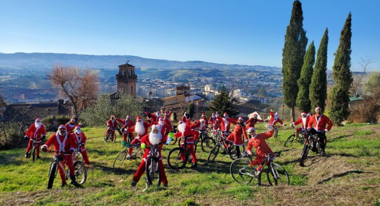 Father Christmas on a bike and on horseback, weekend of events in Castelfiorentino